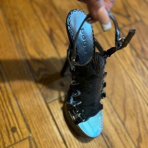 Bebe sandals